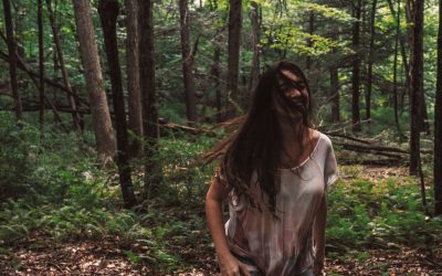 Andrea Mendoza presenta «Rollercoasters», una oda a los nuevos comienzos