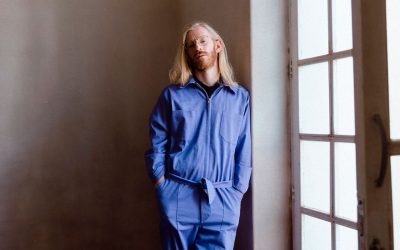 Pop-folk refrescante y profundo: “Está bien no estar bien”, el debut de eldelacuadra ahora en versión acústica