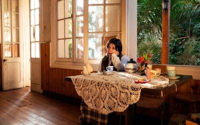 Cuchitamon despide «Antigüedades de bajo costo» con especial video de ‘Carmesí’ y anuncia show en el Festival Anti-Folk